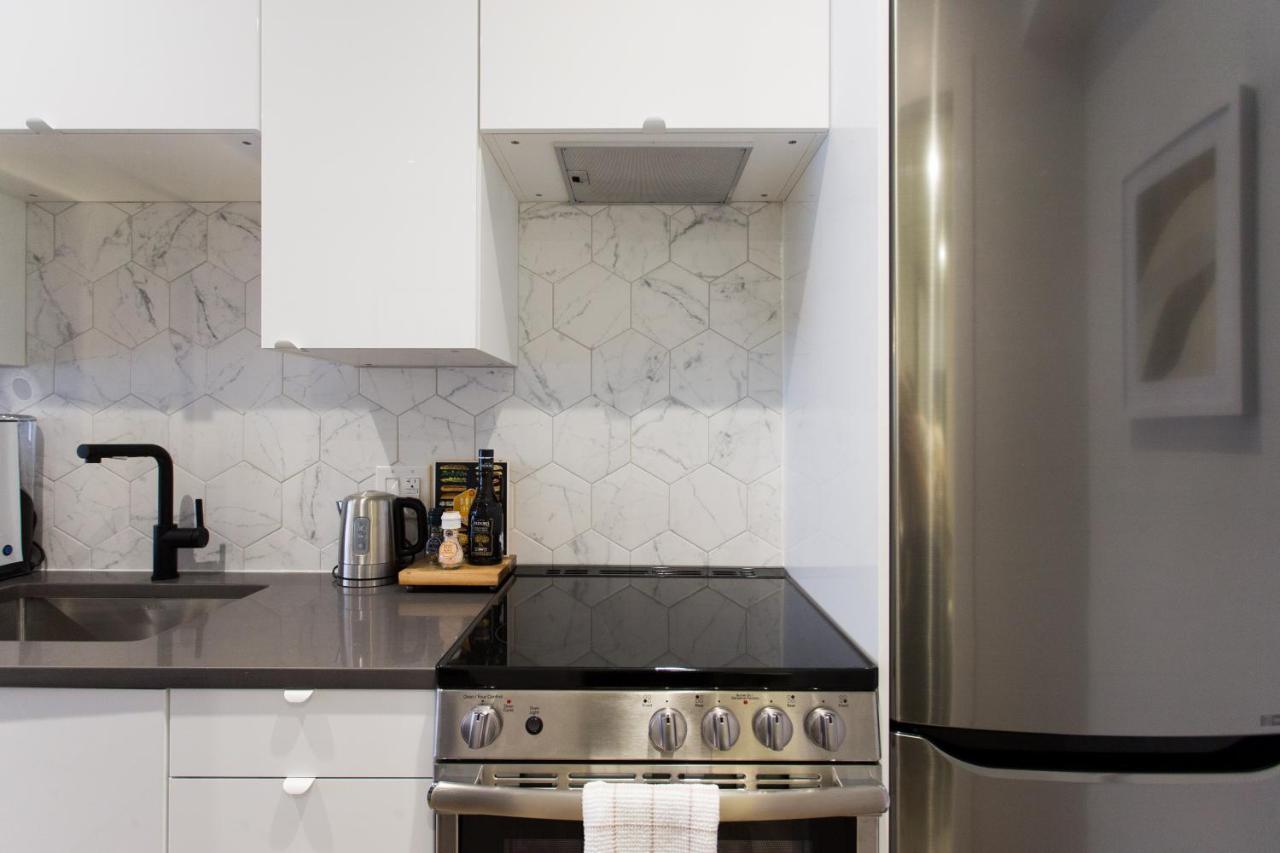 Blue Oasis Studio With Full Kitchen And Bath By Den Stays Montréal Exterior foto